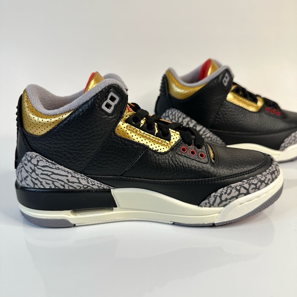 Nike Jordan 3, women’s size 6, brand new box is missing lid - Picture 2 of 10